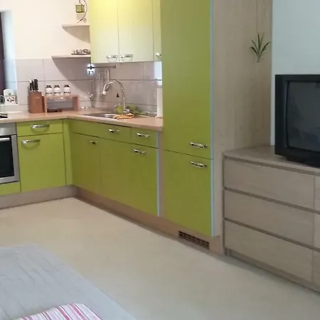 Apartma Lovriz
