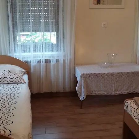 شقة Apartma Lovriz