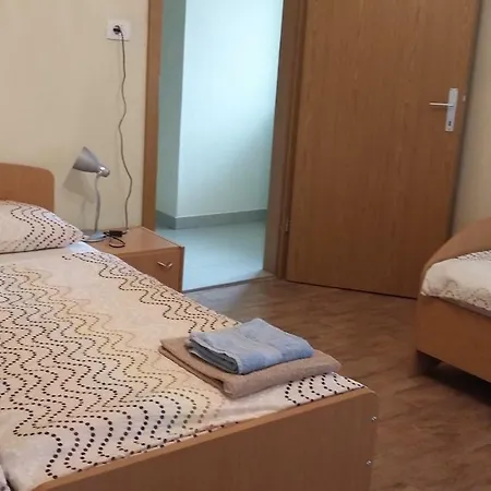 Apartma Lovriz شقة كوباريد